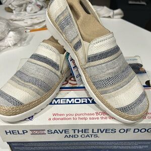BOBS for Skechers slip on loafer, NWT, super cute, size 9.5